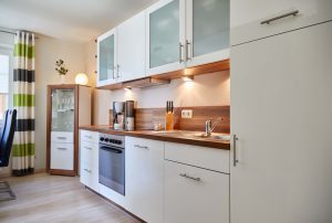 Küche - mit Geschirrspüler & Backofen